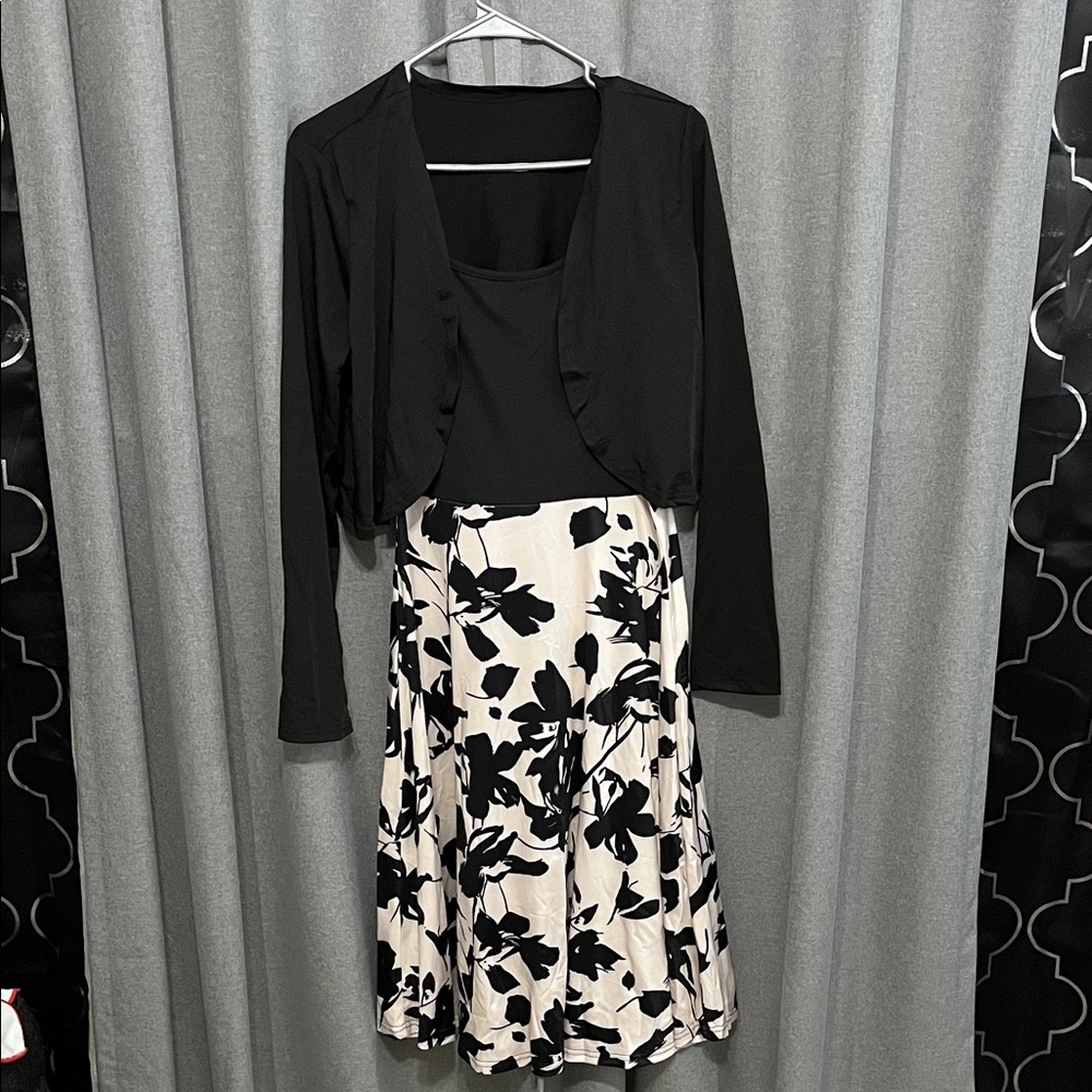 SHEIN Black and Cream Floral A-Line Skirt
